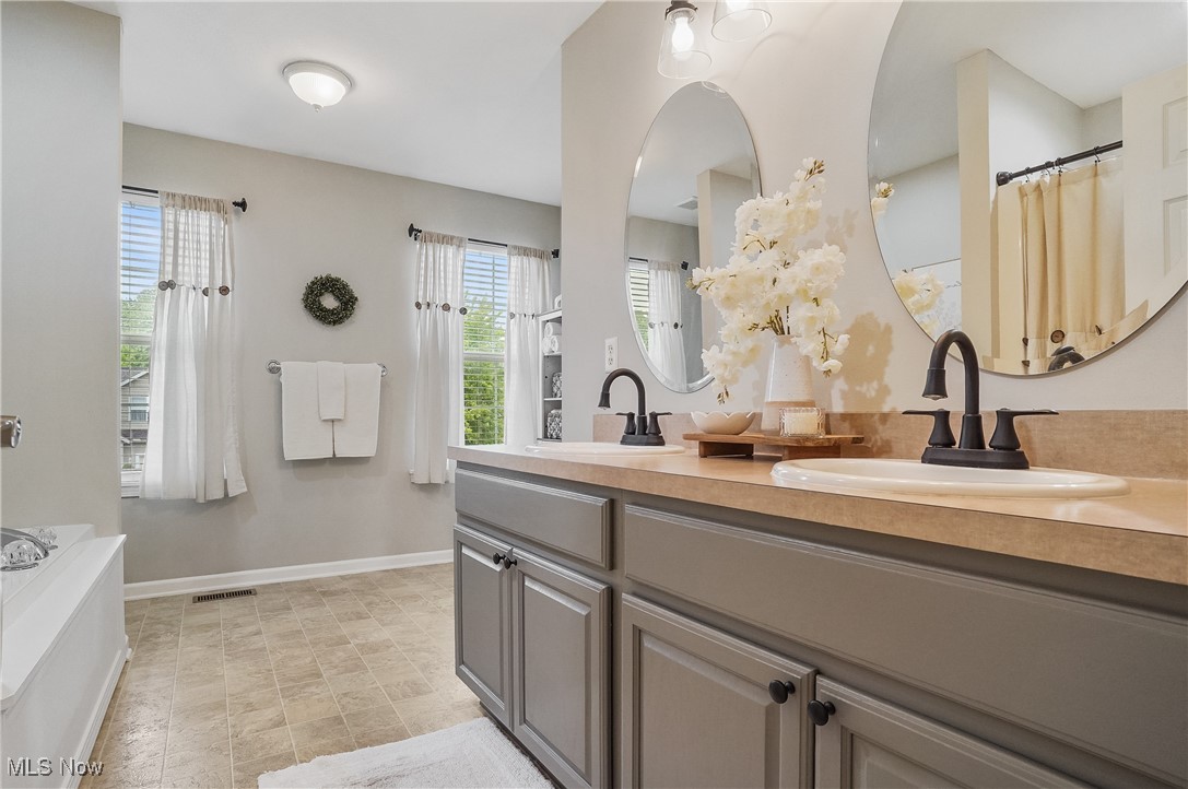 2215 Dorchester Drive