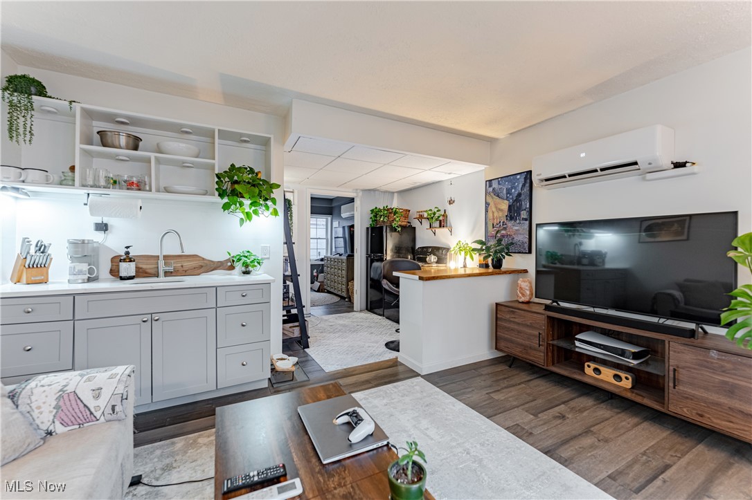 58 W Orange Street