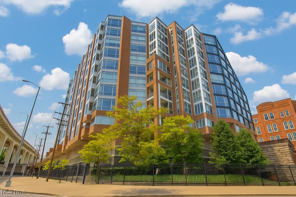 2222 Detroit Avenue 403