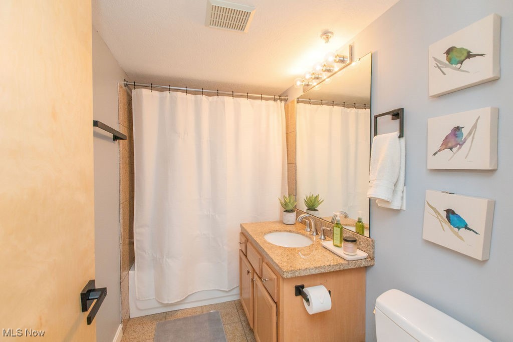 2222 Detroit Avenue 403