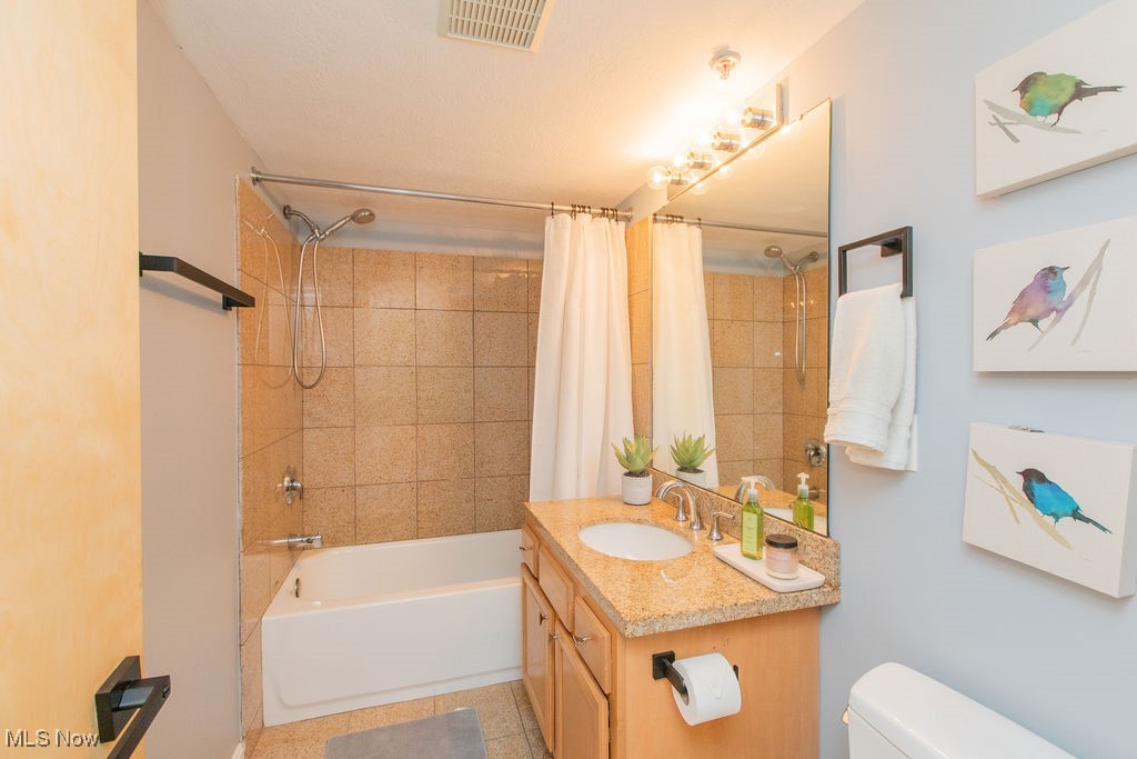 2222 Detroit Avenue 403