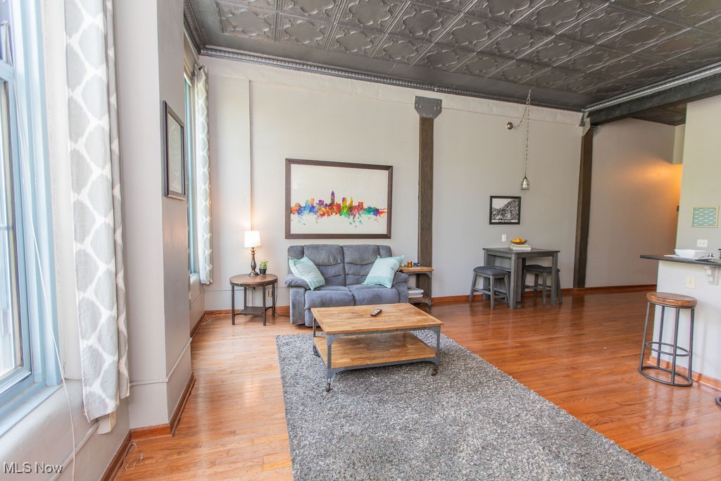 408 W Saint Clair Avenue 213