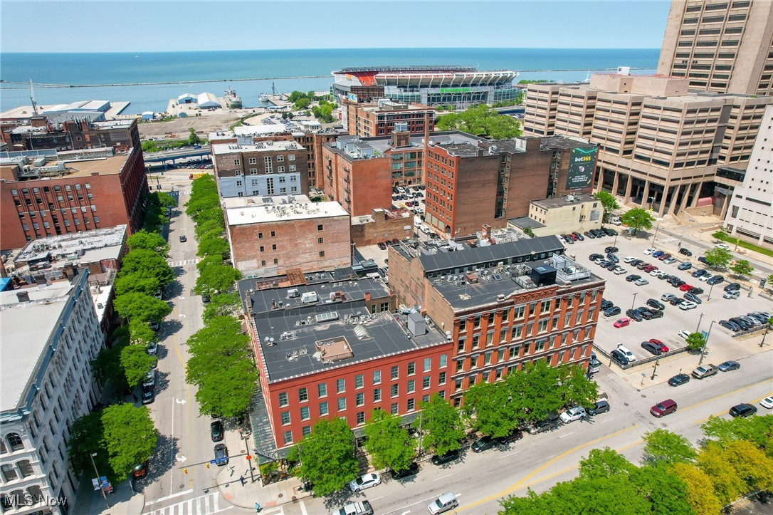 408 W Saint Clair Avenue 213