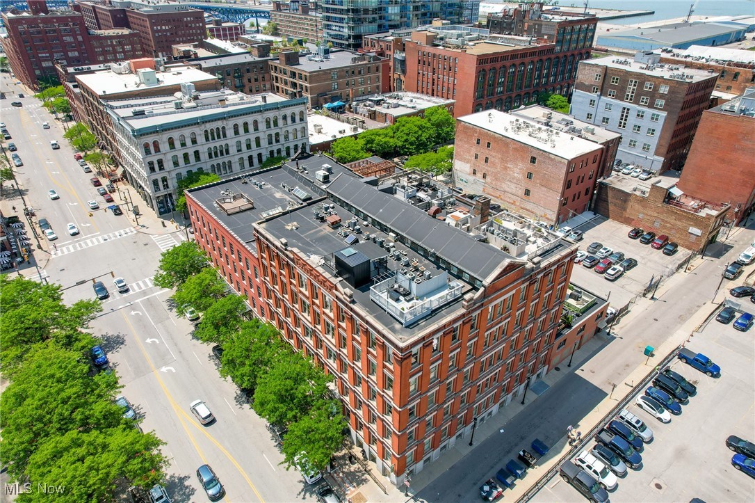408 W Saint Clair Avenue 213