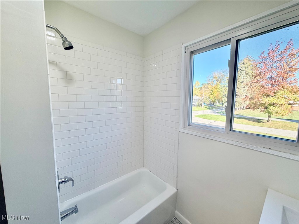 6452 Brooks Boulevard