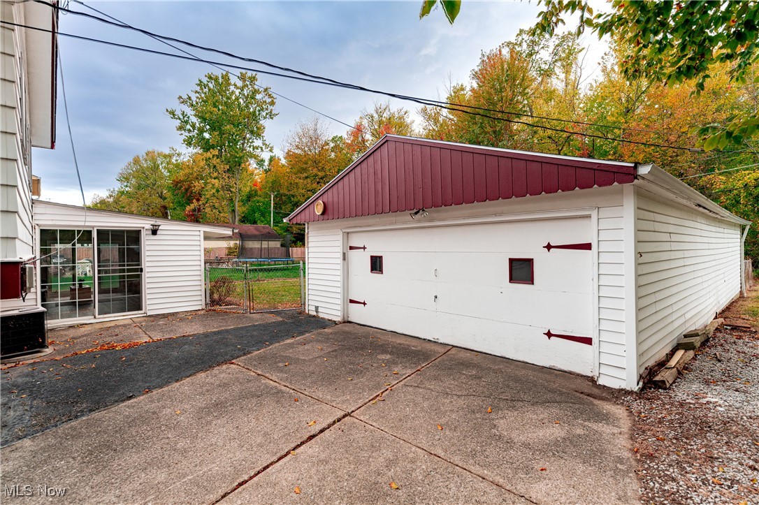 6452 Brooks Boulevard