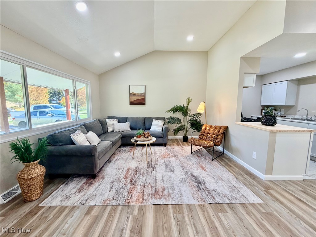 6452 Brooks Boulevard