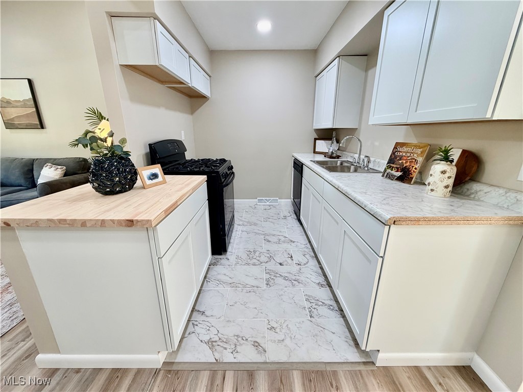 6452 Brooks Boulevard