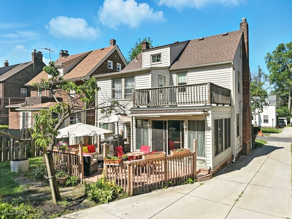 1915 Powell Avenue