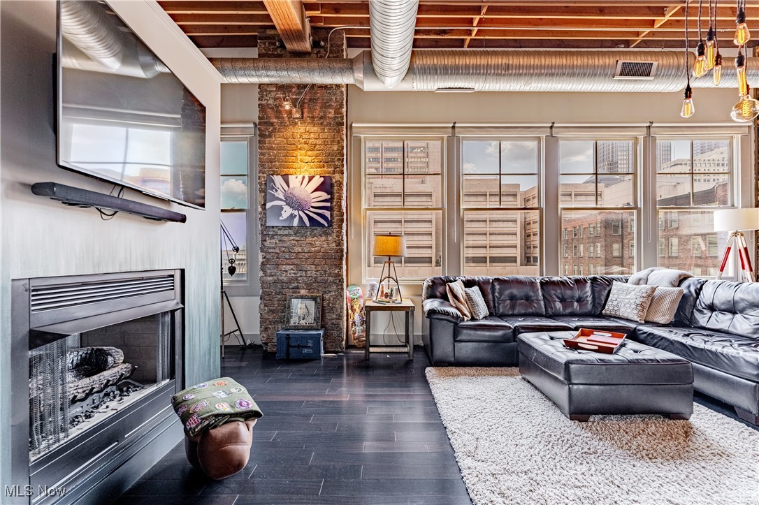 1260 4th Street W 604