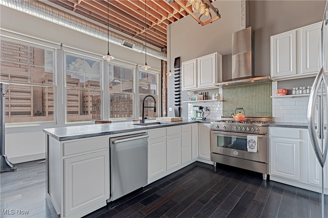 1260 4th Street W 604