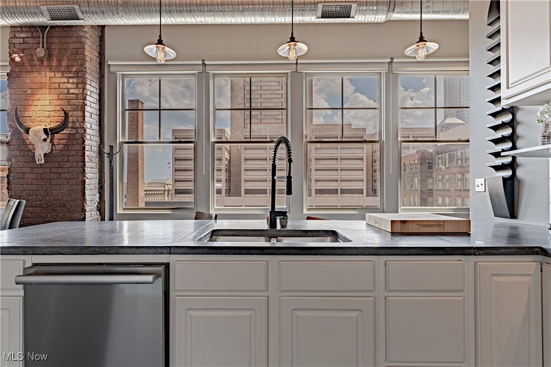 1260 4th Street W 604