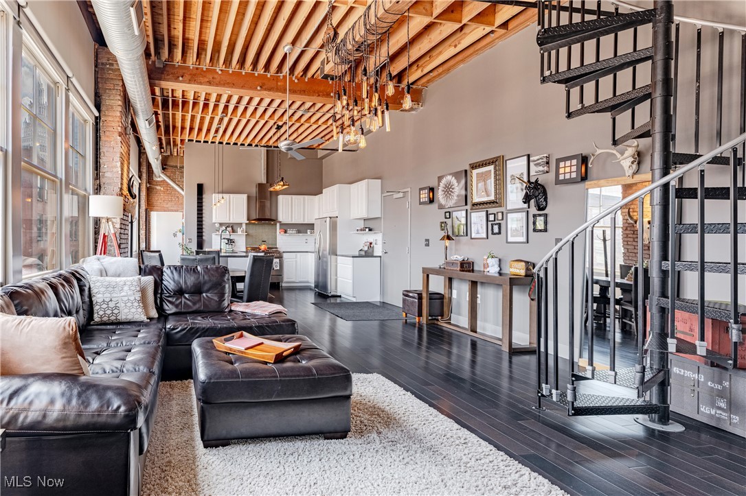 1260 4th Street W 604