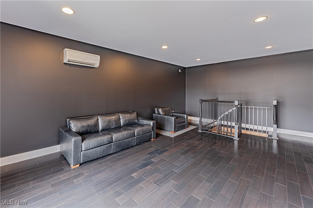 1260 4th Street W 604