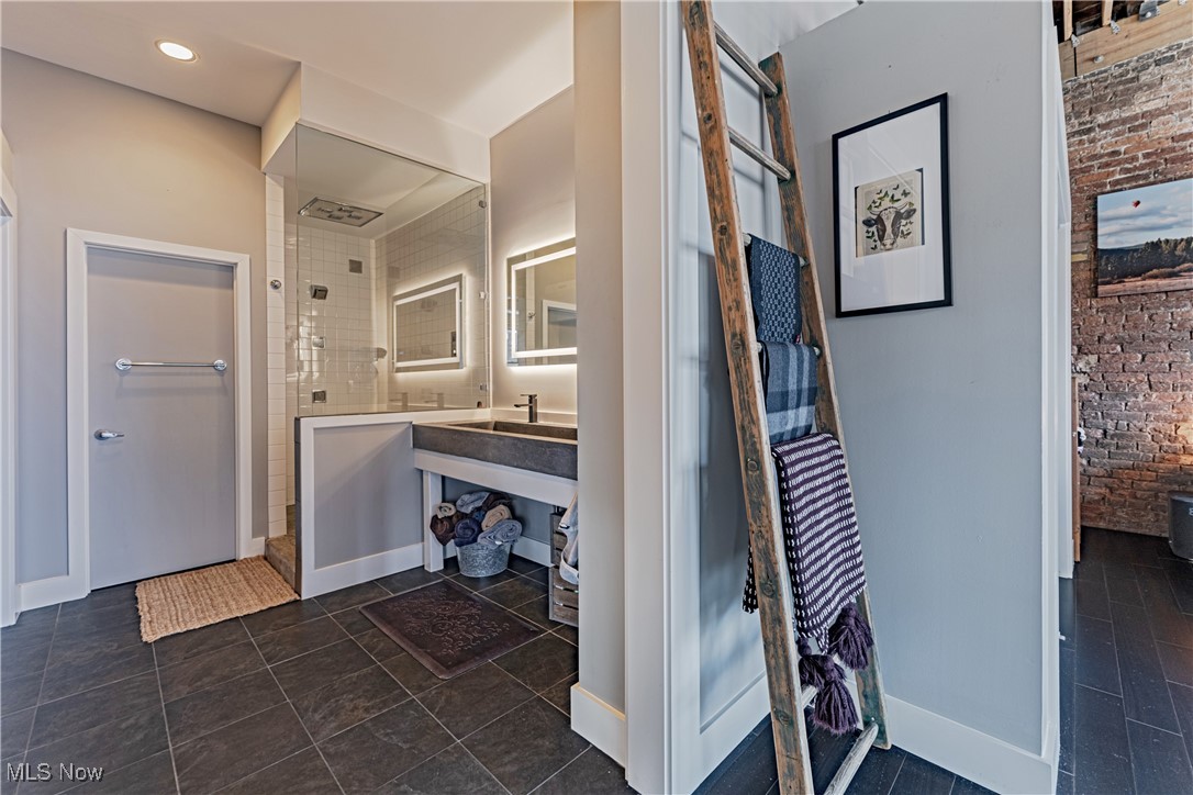 1260 4th Street W 604