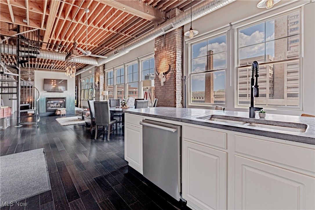 1260 4th Street W 604