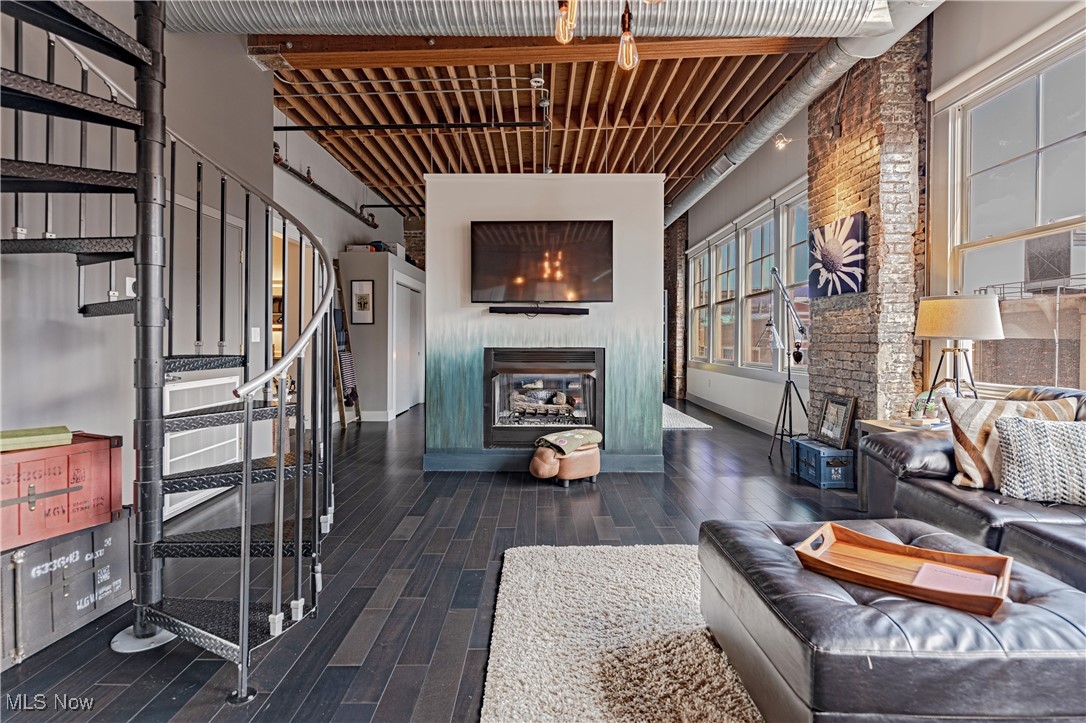 1260 4th Street W 604