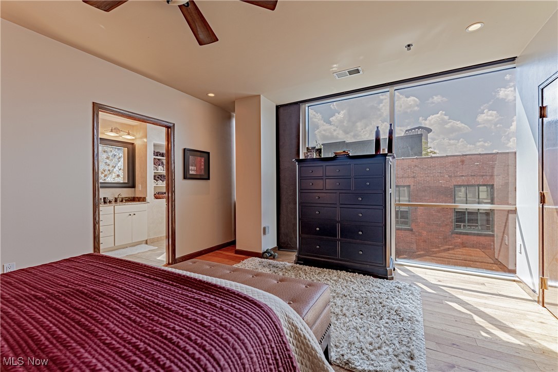 701 W Lakeside Avenue 606