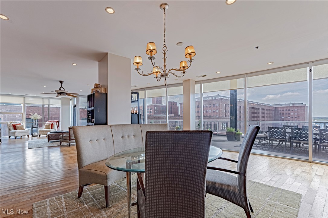 701 W Lakeside Avenue 606