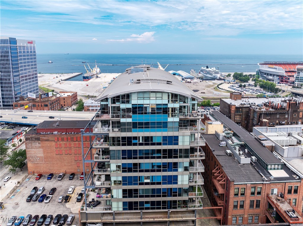 701 W Lakeside Avenue 606