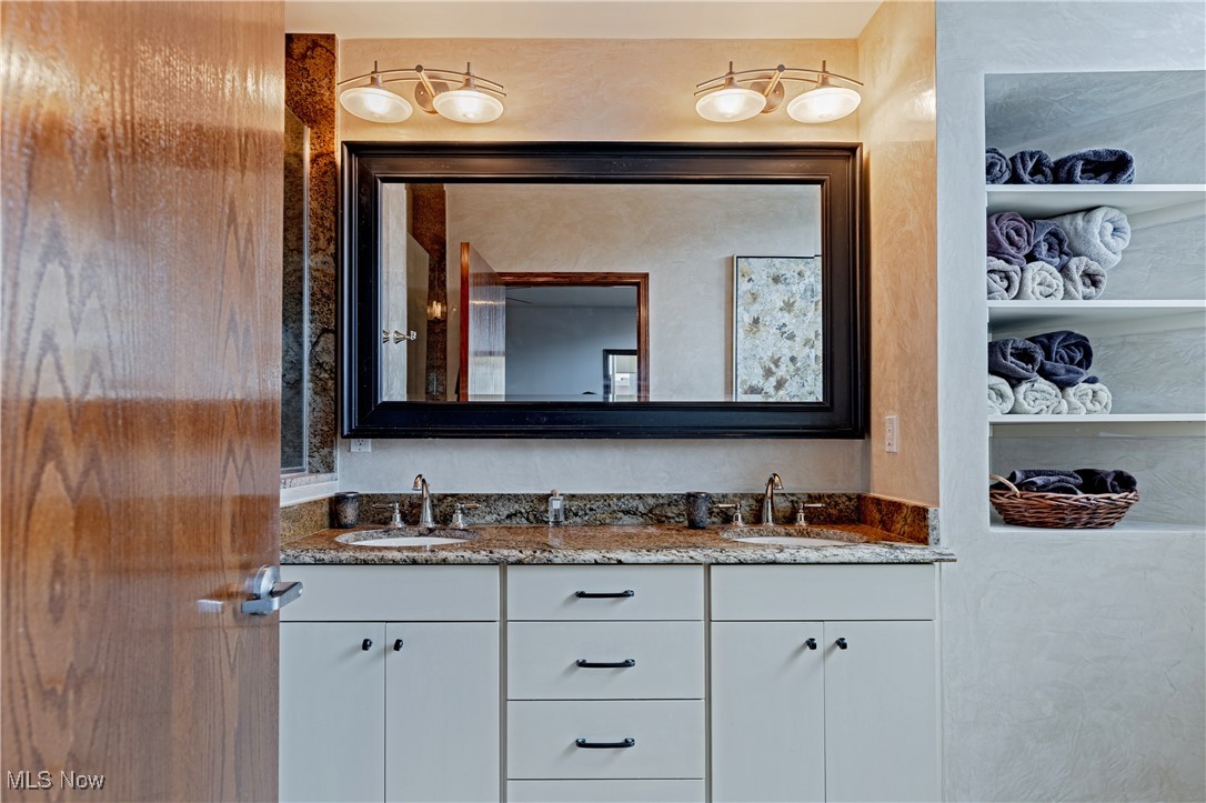 701 W Lakeside Avenue 606