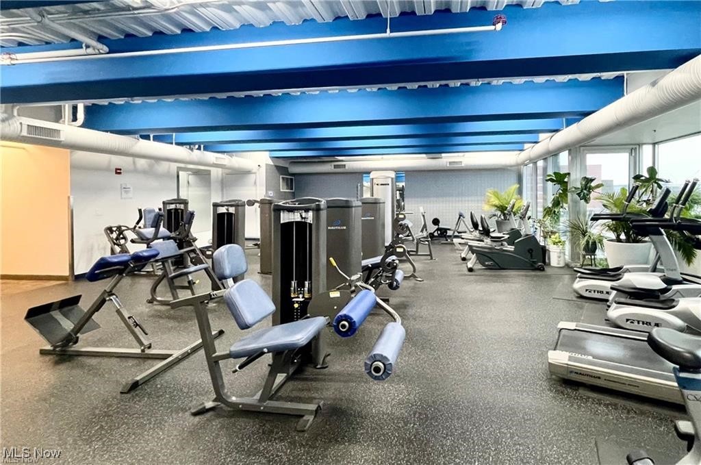 701 W Lakeside Avenue 606