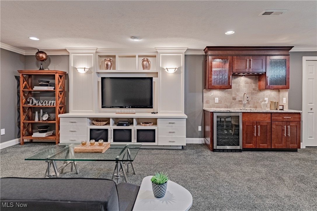 196 Chisholm Court