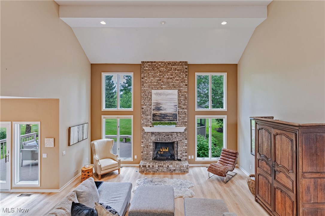 196 Chisholm Court