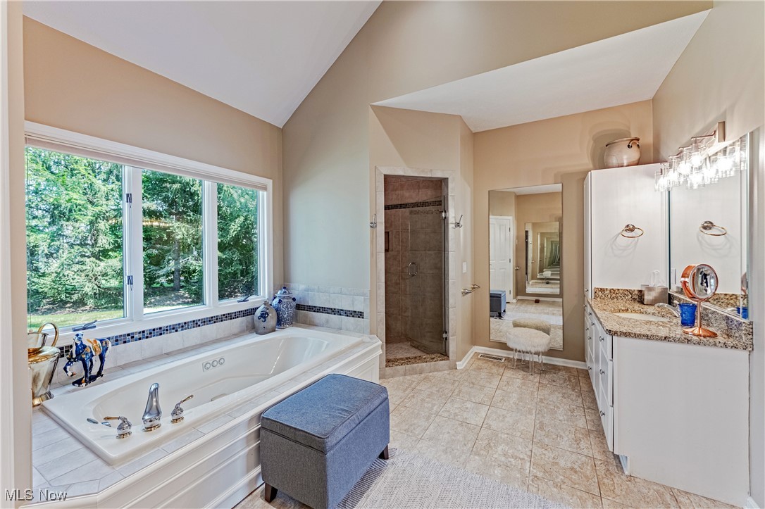 196 Chisholm Court