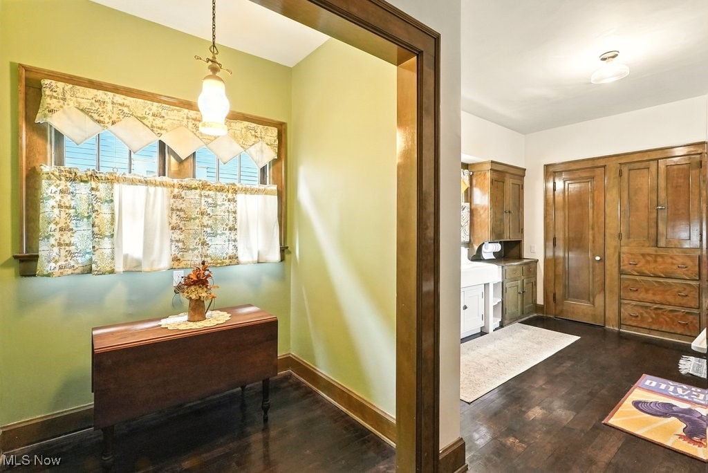 348 N Broadway Street