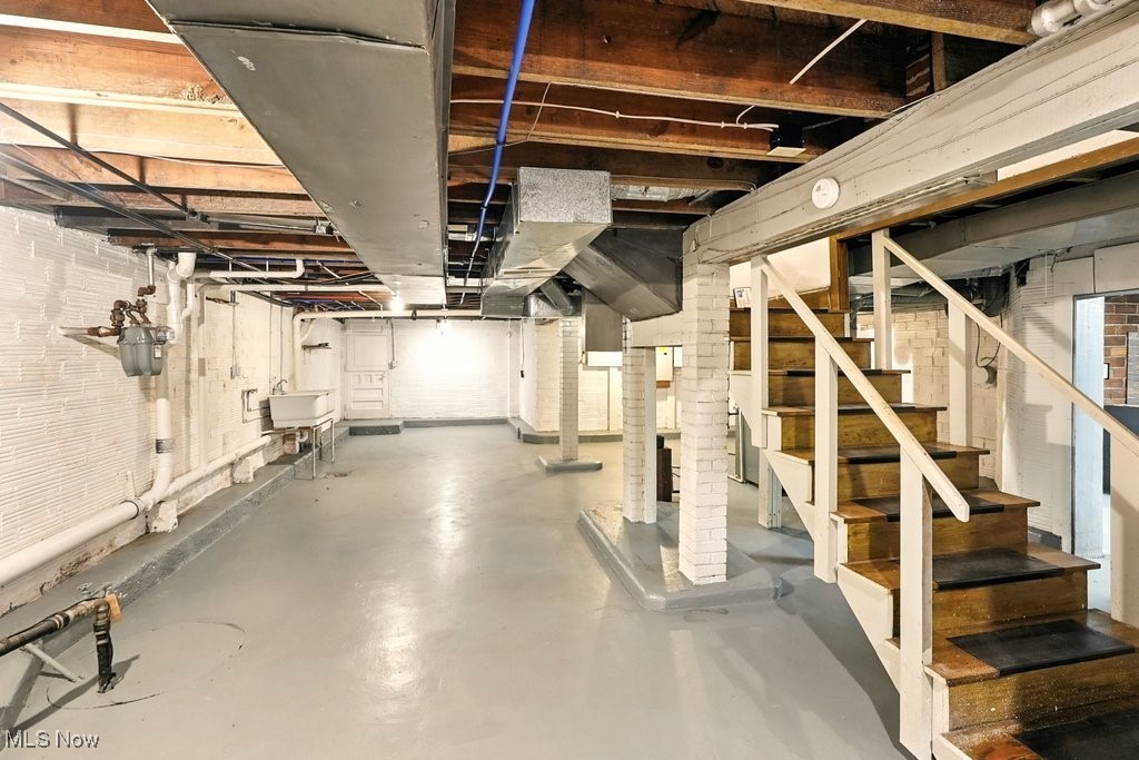 348 N Broadway Street