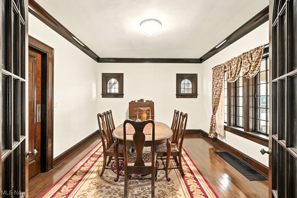 348 N Broadway Street