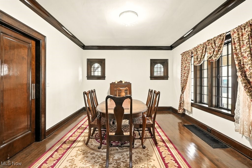 348 N Broadway Street