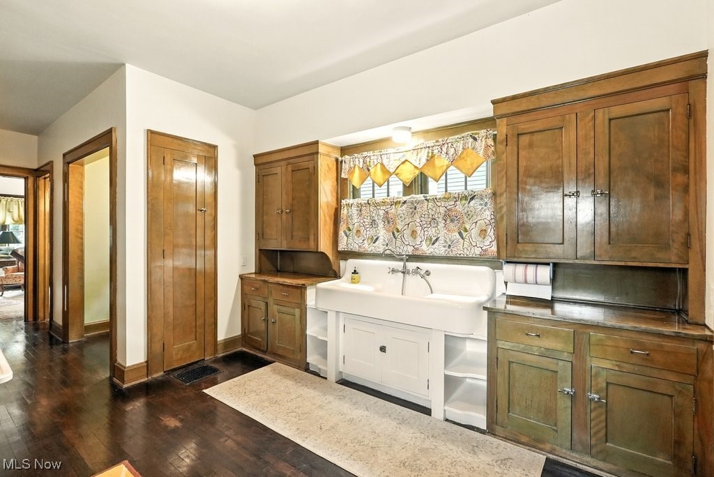 348 N Broadway Street