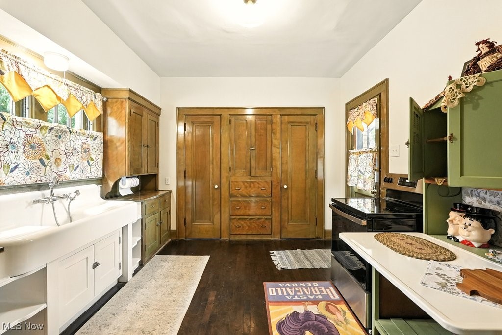 348 N Broadway Street