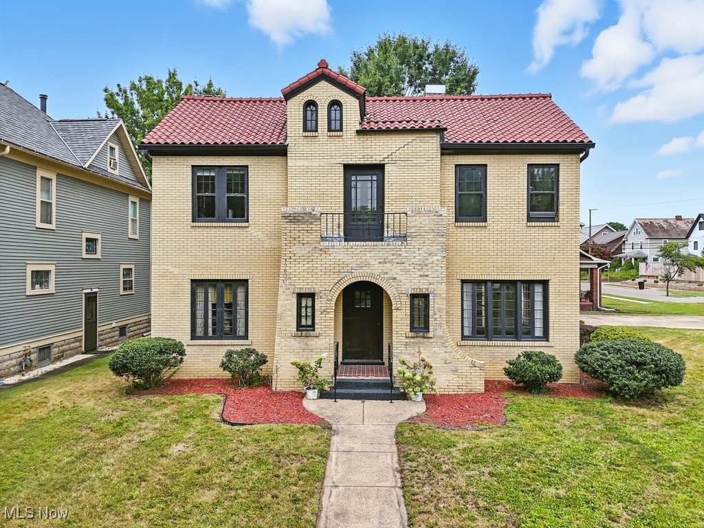 348 N Broadway Street