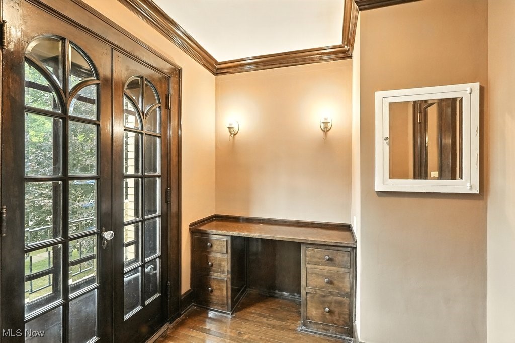 348 N Broadway Street