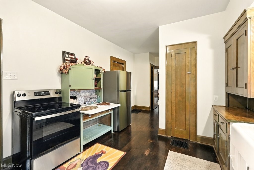 348 N Broadway Street