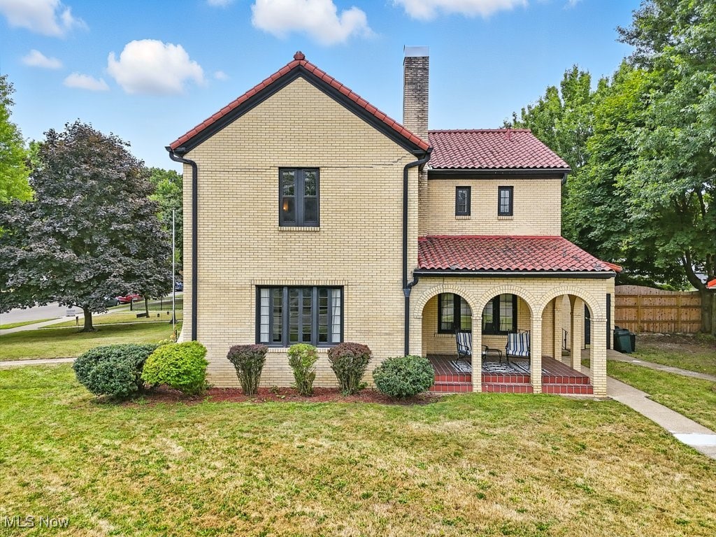 348 N Broadway Street