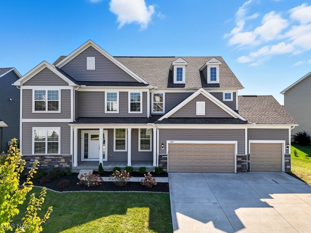 5275 Duxbury Drive