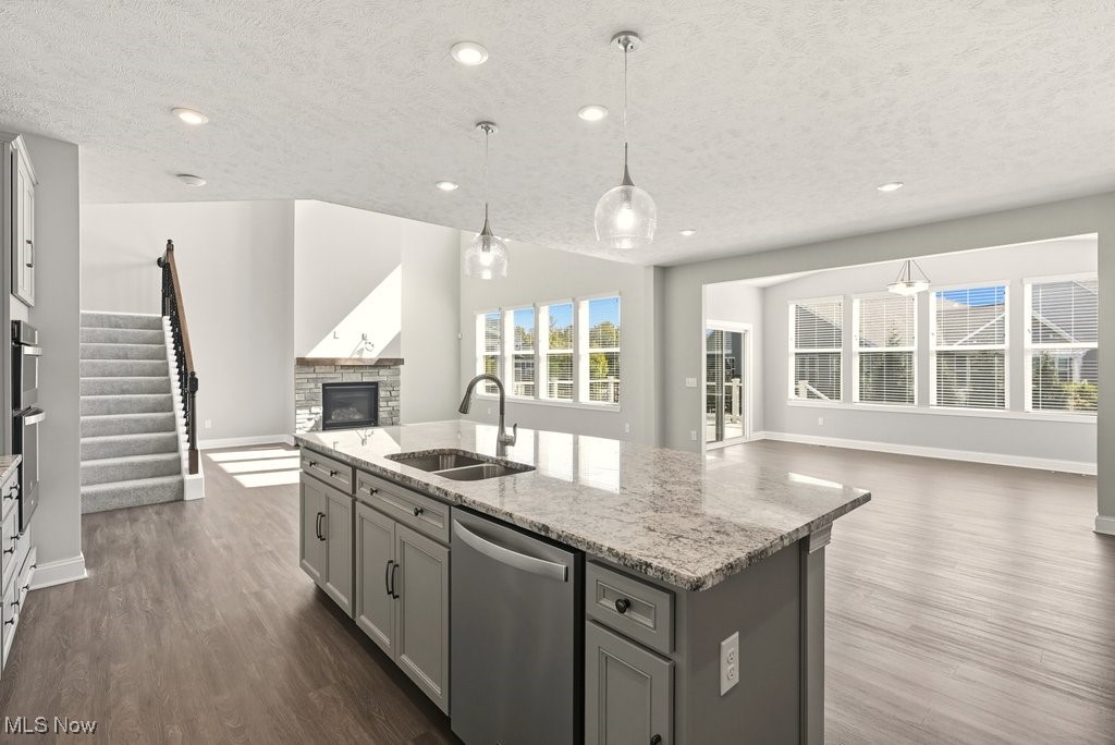 5275 Duxbury Drive