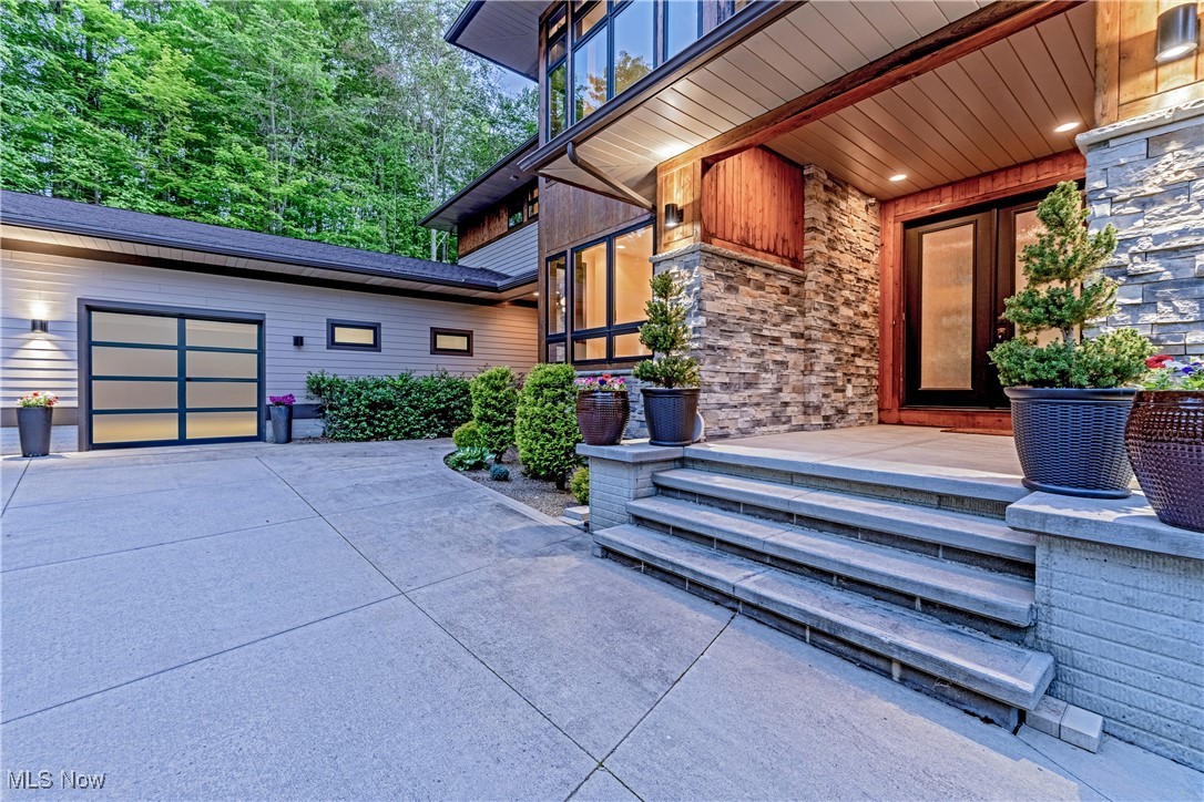 3521 Hamilton Drive