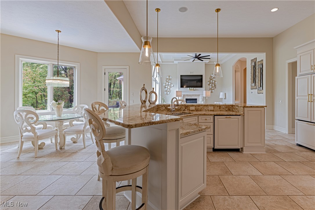 6752 Rivercrest Drive