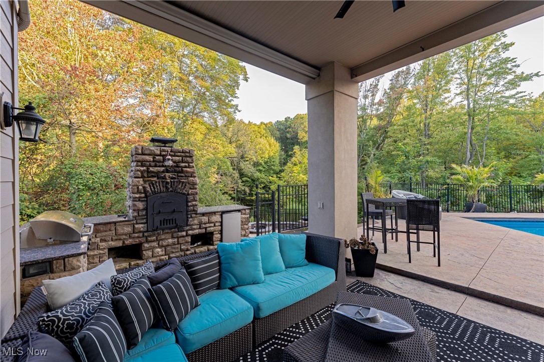 6752 Rivercrest Drive