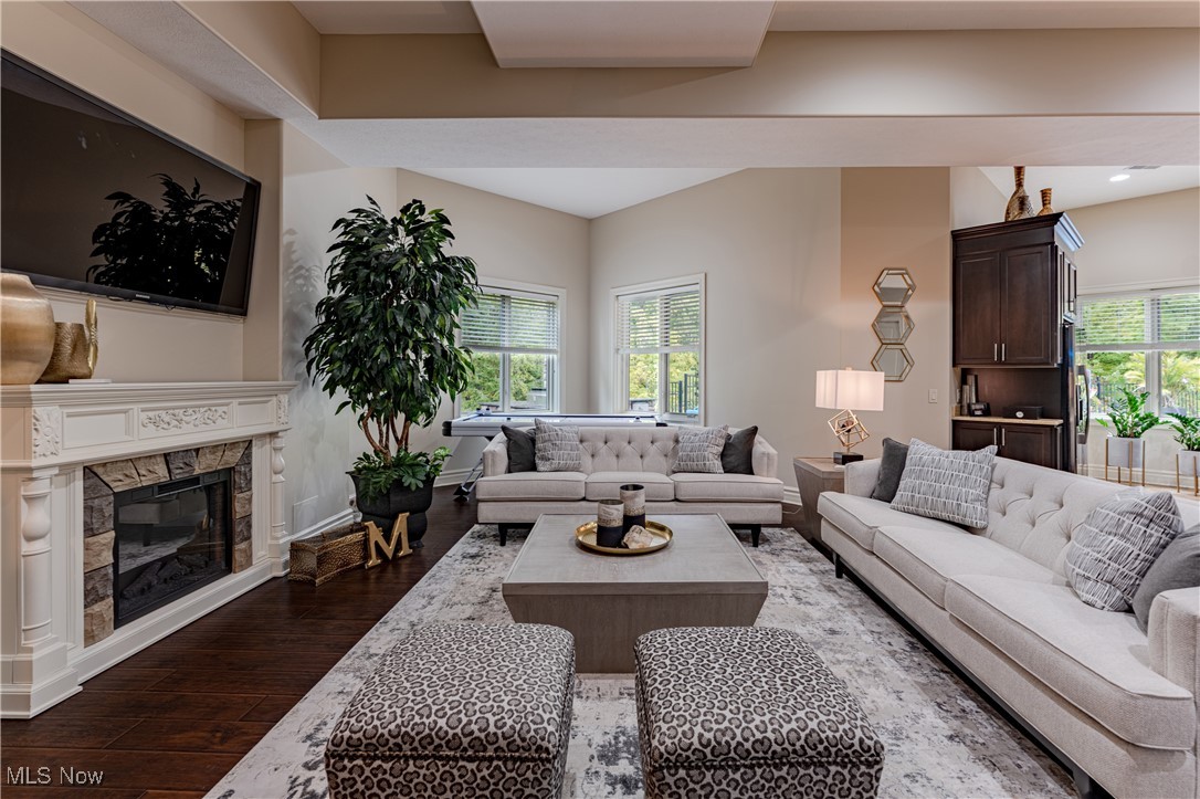 6752 Rivercrest Drive