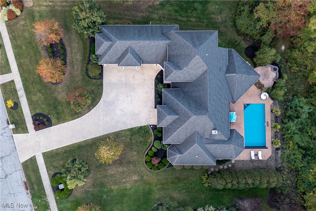 6752 Rivercrest Drive