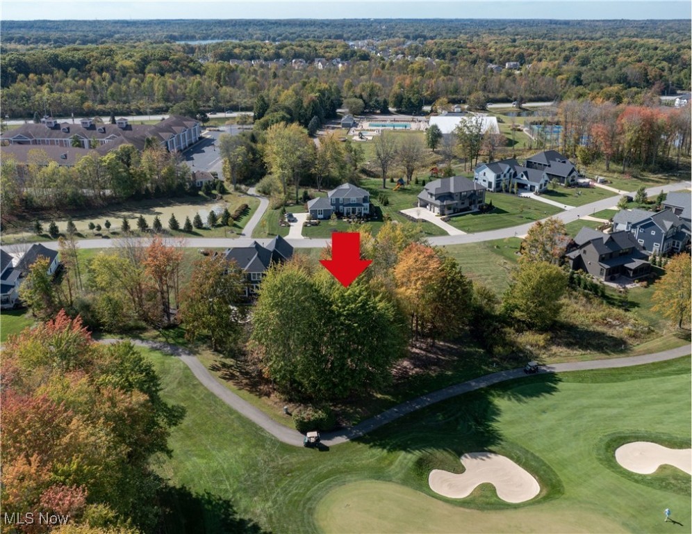 640 Club Drive W