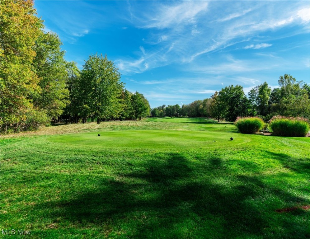 640 Club Drive W
