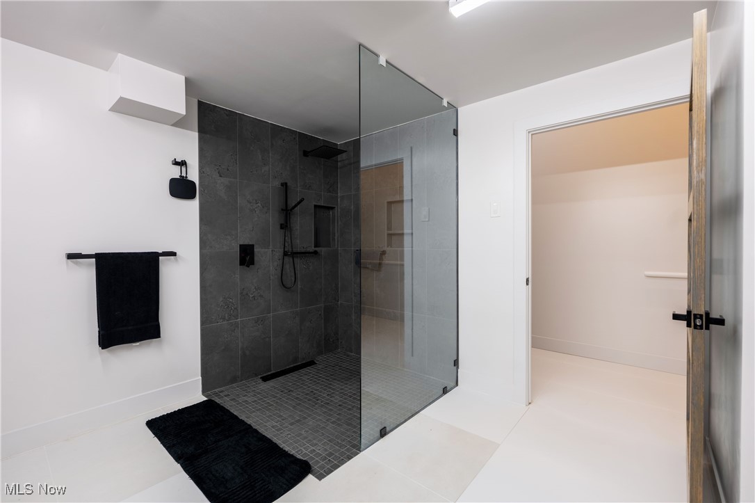 12866 Lake Shore Boulevard