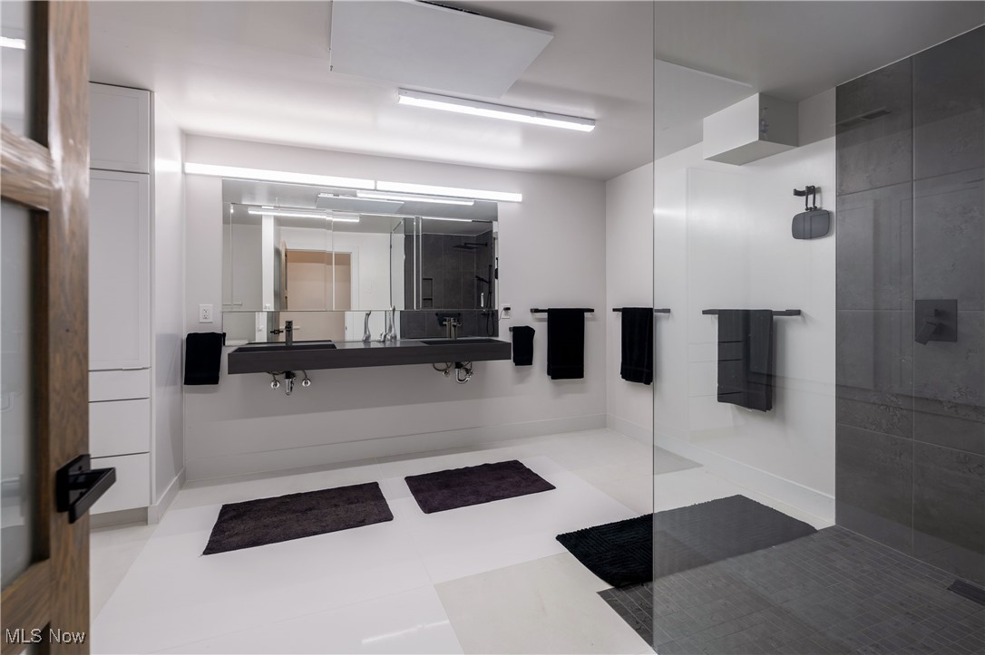 12866 Lake Shore Boulevard